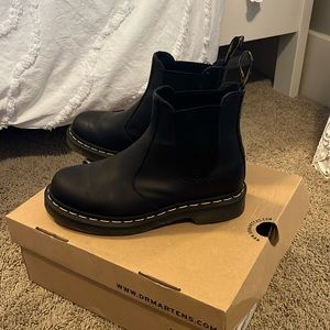 Dr Martens Chelsea Boots 2976